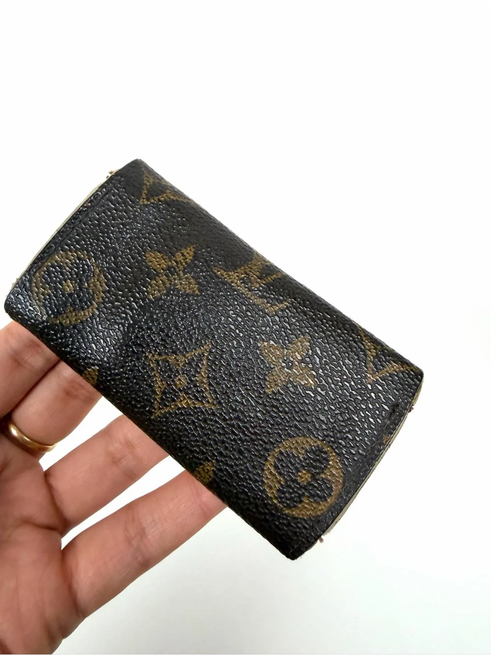 Authentic Louis Vuitton Monogram 4 Key Holder Case